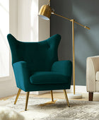 Fauteuil Isabelle Wingback en velours avec confort rembourré et pieds en métal doré élégants